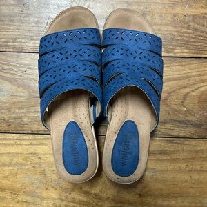 Women’s navy dressy open toed shoes/sandals size 7.5